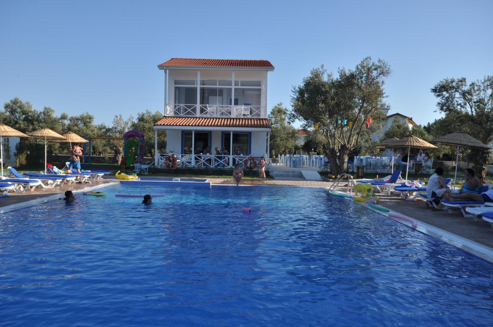 Zeytin Arasi Apart Otel Ayvalı エクステリア 写真